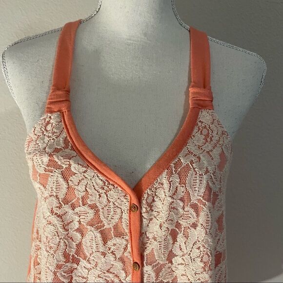 REWIND NWT Pink Tank Top w/ Cream Lace Front, Fixed Wooden buttons, Size M - Picture 2 of 8